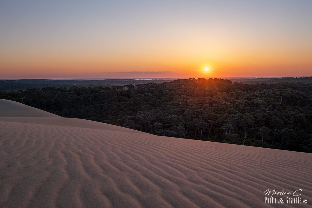 Lever de soleil sur la dune du Pilat et la forêt