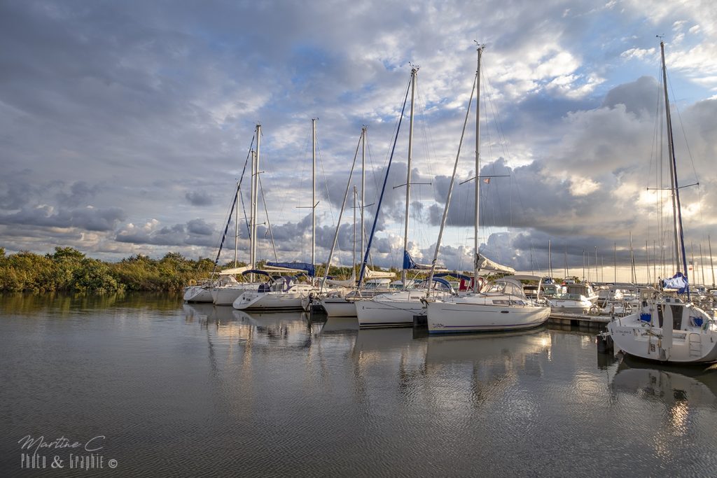 Voiliers sur le port d'Audenge, Bassin d'Arcachon